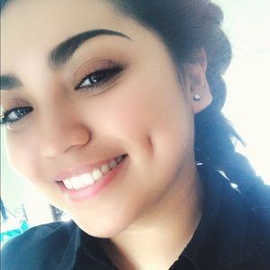 Meet your Posher, Leslie